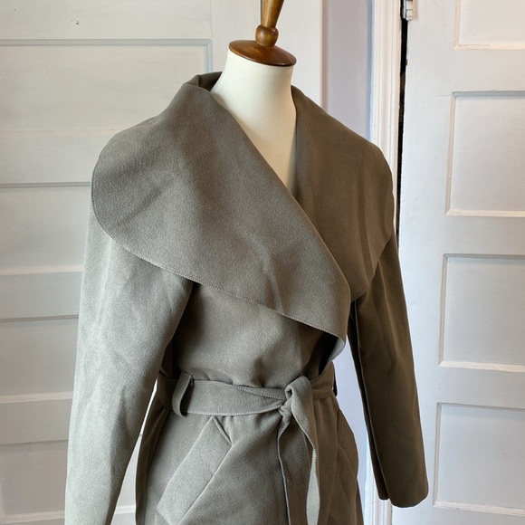 NWT Boohoo Belted Shawl Collar Coat, One Size - Picture 3 of 16